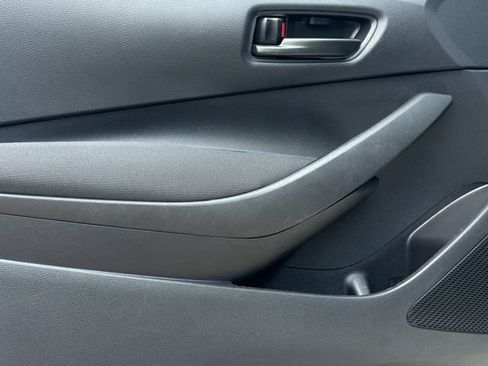 Used 2024 Toyota Corolla LE w/ LE Convenience Package FWD image 12