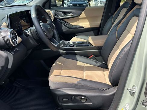 Used 2025 Chevrolet Equinox ACTIV w/ Safety and Technology Package AWD/4WD image 4