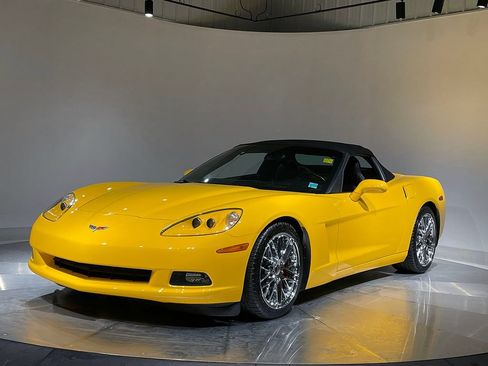 Used 2005 Chevrolet Corvette Convertible w/ Preferred Equipment Group RWD image 76
