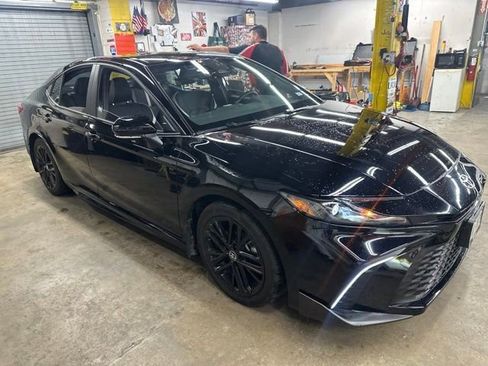 Used 2025 Toyota Camry SE w/ Convenience Package FWD image 25