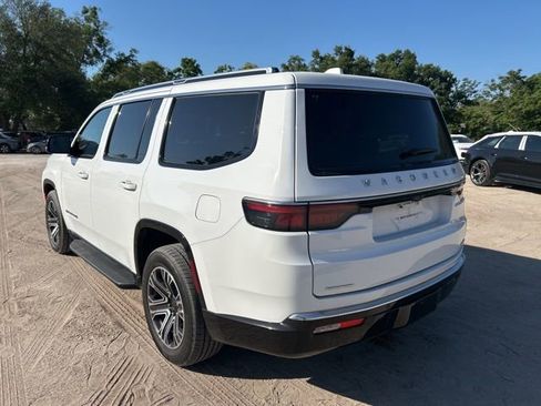 Used 2023 Jeep Wagoneer Series II image 3