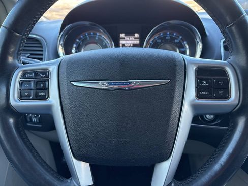 Used 2013 Chrysler Town & Country Touring-L w/ Entertainment Group #2 FWD image 12