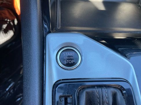 Used 2024 Nissan Altima 2.5 SV FWD image 14