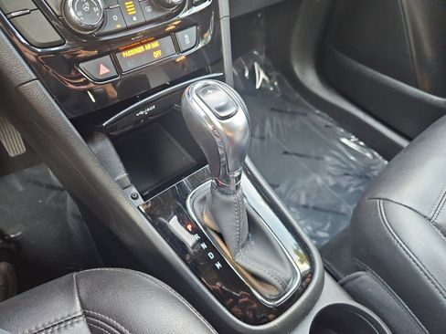 Used 2020 Buick Encore Essence FWD image 19