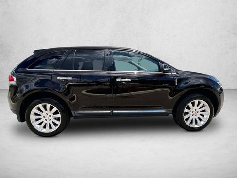 Used 2013 Lincoln MKX AWD image 4