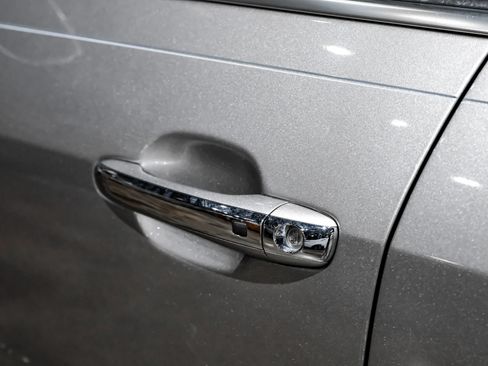 Used 2013 Hyundai Genesis 3.8 w/ Premium Pkg RWD image 35