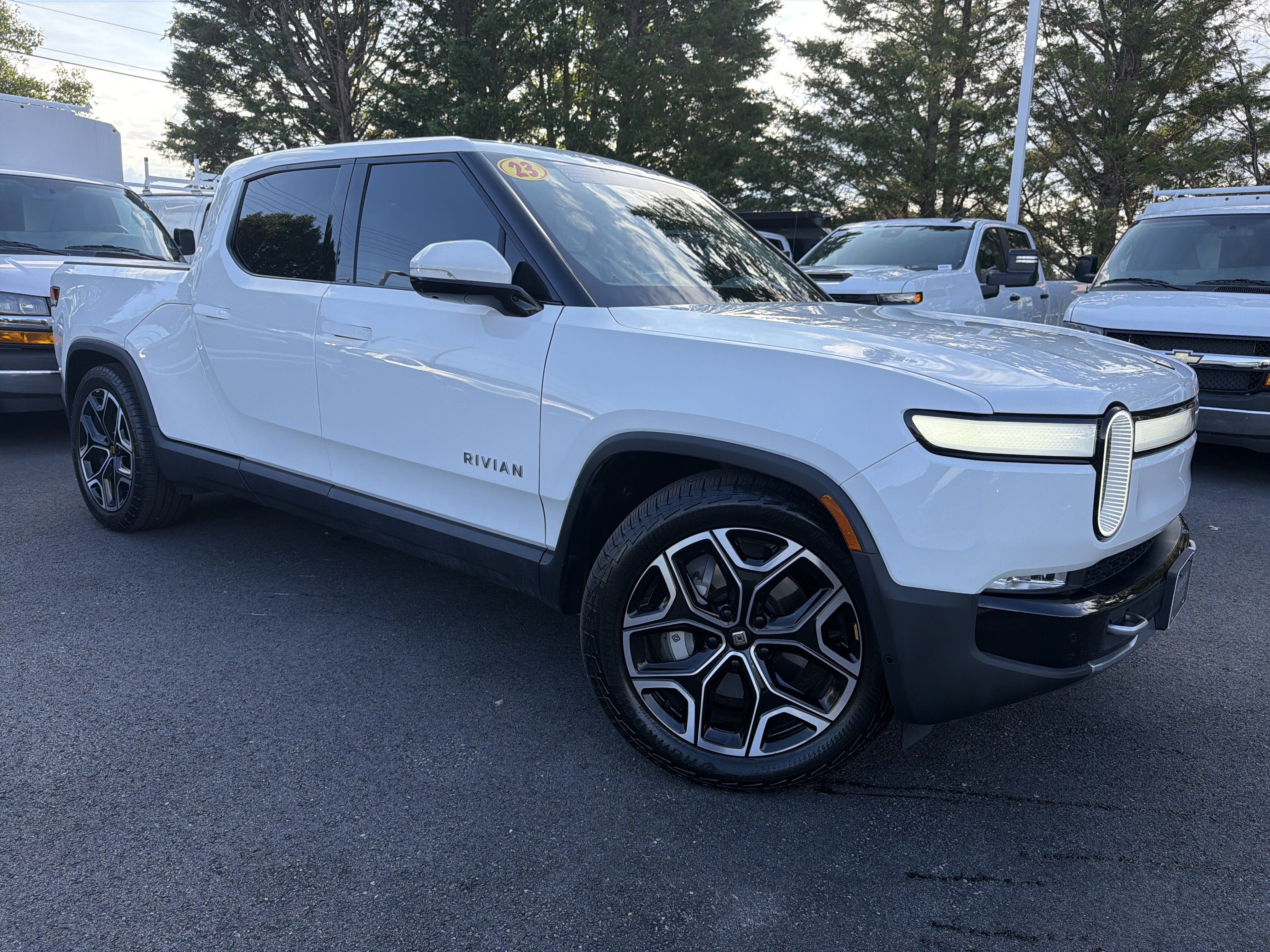Used 2023 Rivian R1T Adventure Dual AWD/4WD image 2