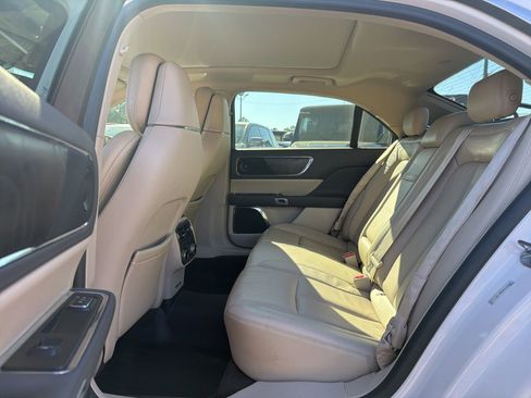 Used 2017 Lincoln Continental Reserve w/ Technology Package image 9