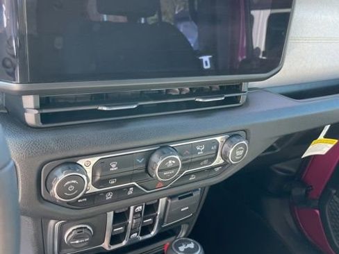 Used 2024 Jeep Wrangler Sport S image 30