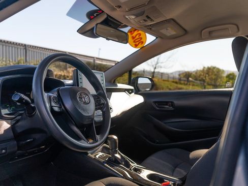 Certified 2022 Toyota Corolla LE FWD image 17