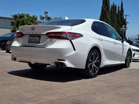 Used 2019 Toyota Camry SE w/ Carpet Mat Package FWD image 12