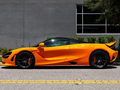 New 2027 McLaren 750S RWD image 19