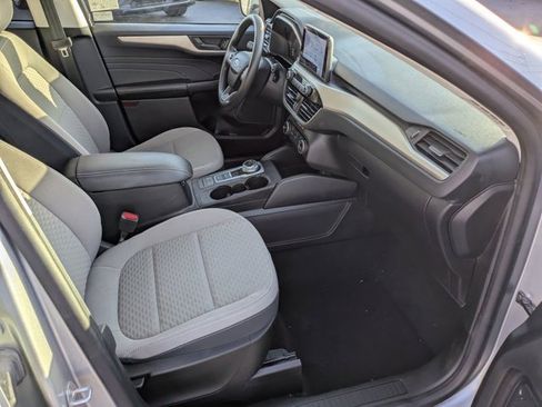 Used 2022 Ford Escape SE image 5