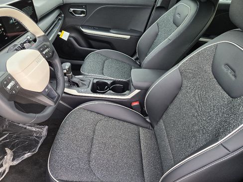 New 2025 Kia K4 GT-Line w/ GT-Line Sunroof Package image 18