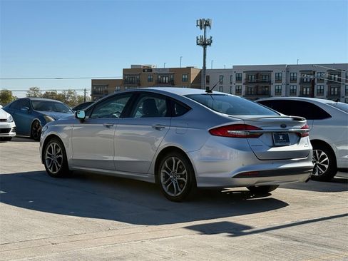 Used 2017 Ford Fusion SE w/ Equipment Group 201A image 7