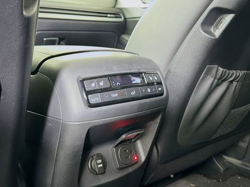 Used 2024 Hyundai Palisade SEL w/ Premium Package image 29