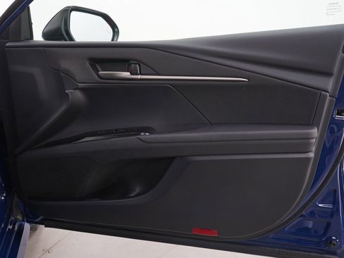 Used 2025 Toyota Camry LE image 9