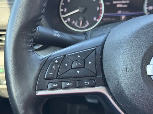 Used 2022 Nissan Sentra SV FWD image 22