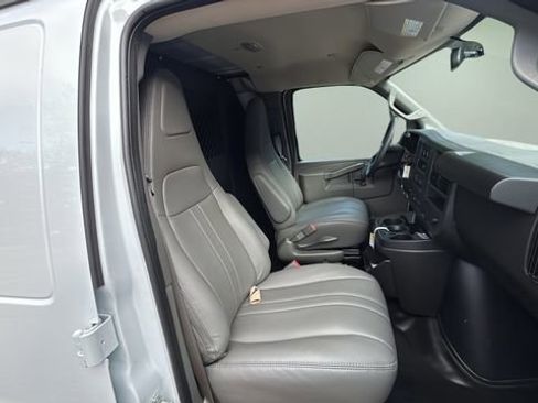 New 2025 Chevrolet Express 2500 Work Van w/ Driver Convenience Package image 31