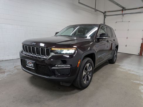 Used 2022 Jeep Grand Cherokee Limited 4xe AWD/4WD image 11