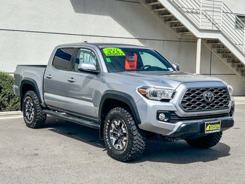 Used 2021 Toyota Tacoma TRD Off-Road w/ Technology Package image 3