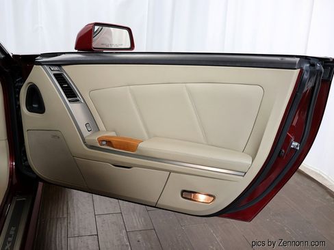 Used 2007 Cadillac XLR image 26