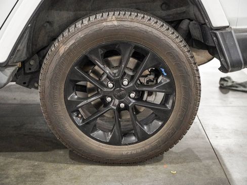 Used 2022 Jeep Wrangler Unlimited Sahara image 7