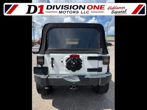 Used 2014 Jeep Wrangler Unlimited Sport w/ Quick Order Package 24S AWD/4WD image 4