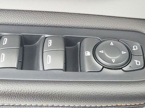 Used 2020 GMC Terrain SLE w/ Driver Convenience Package FWD image 15