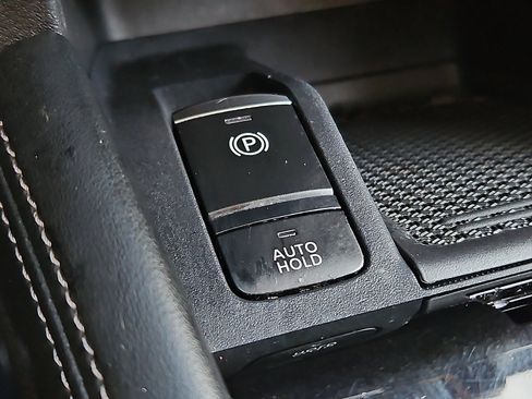 Certified 2024 Nissan Kicks SV image 21