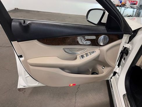 Used 2015 Mercedes-Benz C 300 4MATIC Sedan image 24