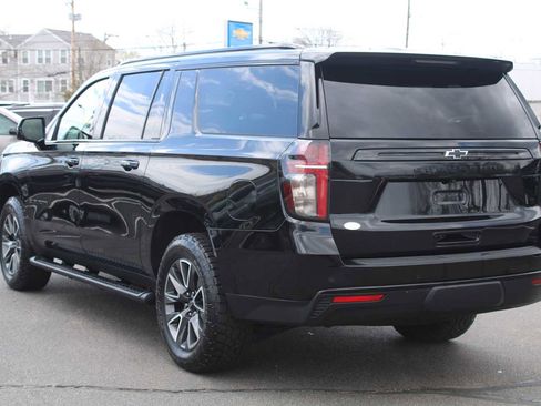 Used 2023 Chevrolet Suburban Z71 w/ Luxury Package AWD/4WD image 5