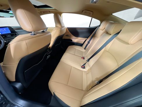 Used 2023 Lexus ES 350 w/ Premium Package FWD image 25