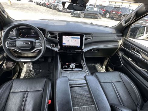 Used 2024 Jeep Wagoneer Series II AWD/4WD image 7
