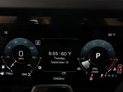 Used 2026 GMC Yukon XL Elevation w/ Elevation Premium Package AWD/4WD image 13