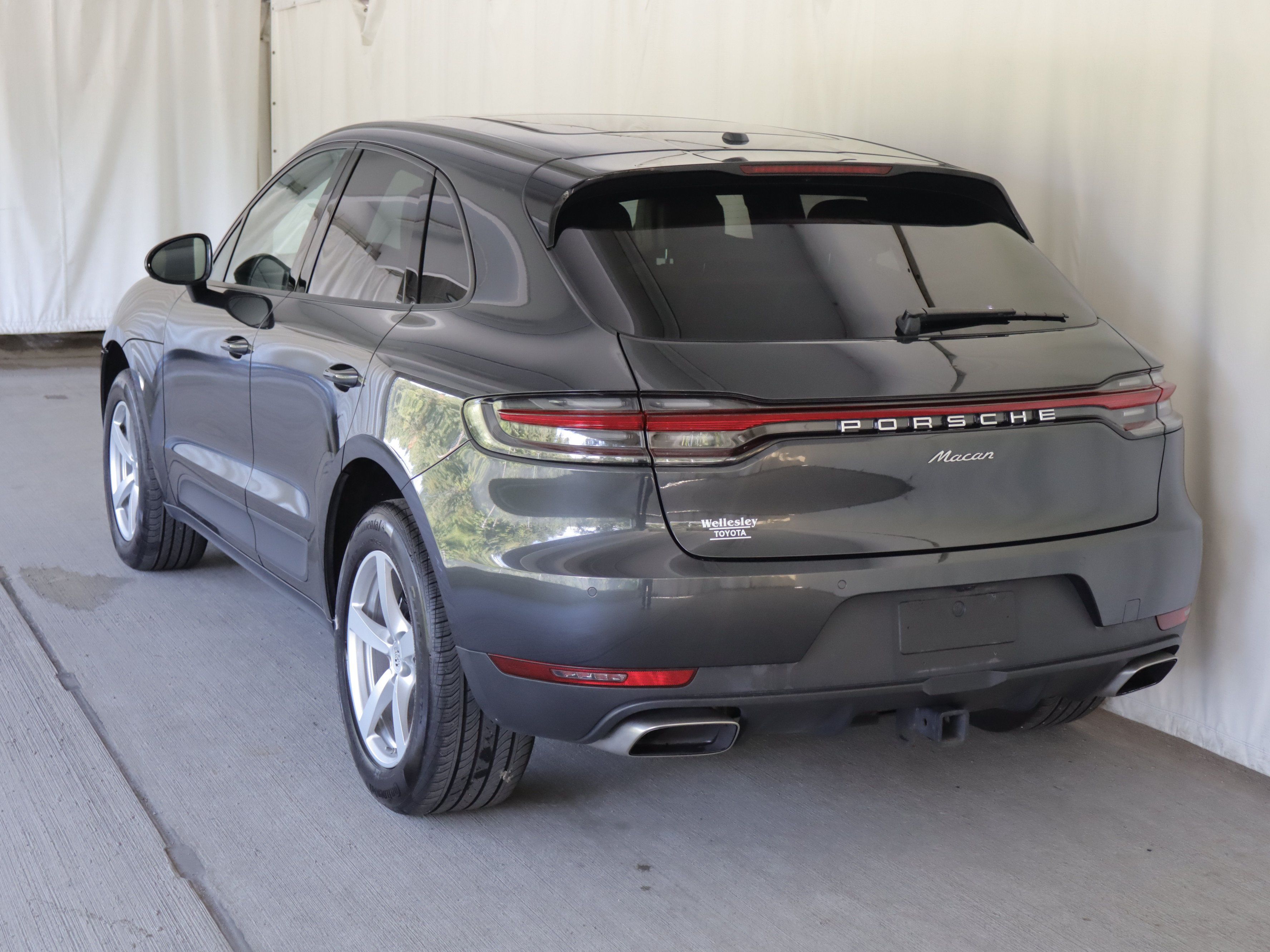 Used 2021 Porsche Macan AWD/4WD image 28