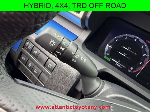 Used 2025 Toyota Tacoma TRD Off-Road AWD/4WD image 27