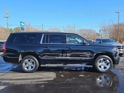 Used 2019 Chevrolet Suburban LT w/ LT Signature Package image 9