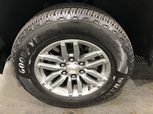 Used 2024 Chevrolet Colorado LT w/ LT Convenience Package III image 21