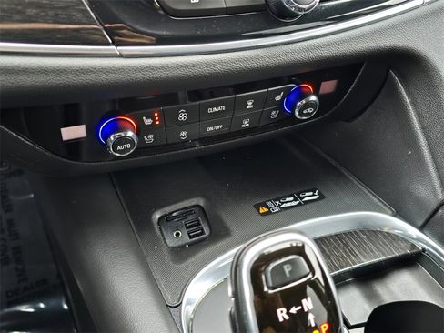 Used 2020 Buick Enclave Avenir w/ Avenir Technology Package image 22