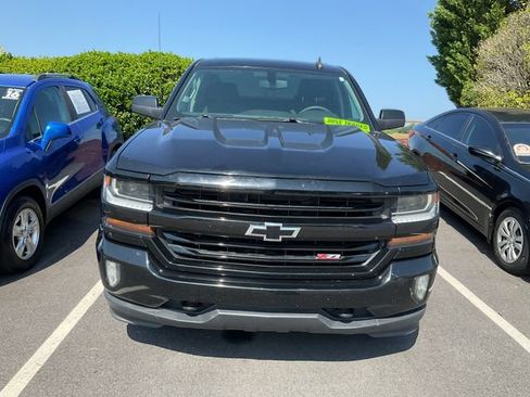 Used 2017 Chevrolet Silverado 1500 LT w/ Midnight Edition AWD/4WD image 2