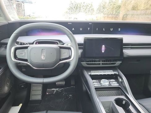 New 2026 Lincoln Nautilus Reserve image 19