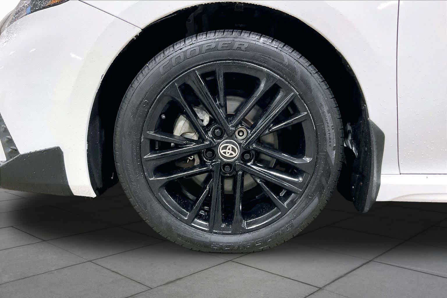 Used 2025 Toyota Camry SE AWD/4WD image 11