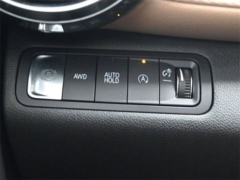 Used 2025 Chevrolet Equinox ACTIV w/ Safety and Technology Package image 28