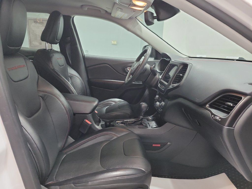 Used 2022 Jeep Cherokee Trailhawk w/ Premium Leather Package AWD/4WD image 21