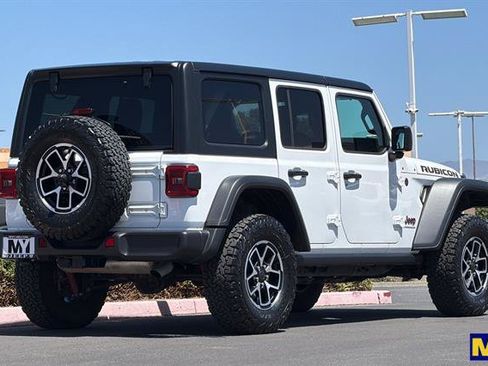 Used 2026 Jeep Wrangler Unlimited Rubicon AWD/4WD image 4