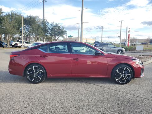 Certified 2024 Nissan Altima 2.5 SR w/ SR Premium Package image 4