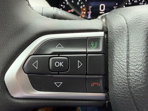 Used 2025 Jeep Compass Limited AWD/4WD image 17