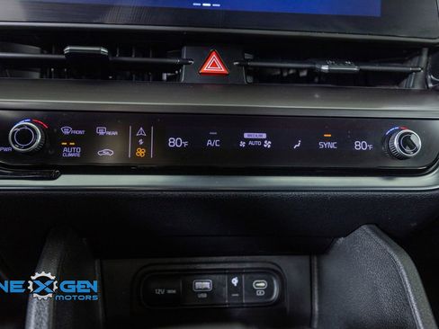 Used 2024 Kia Sportage EX image 20