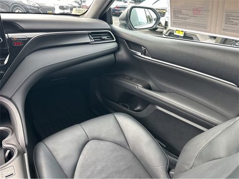 Used 2022 Toyota Camry XSE image 14